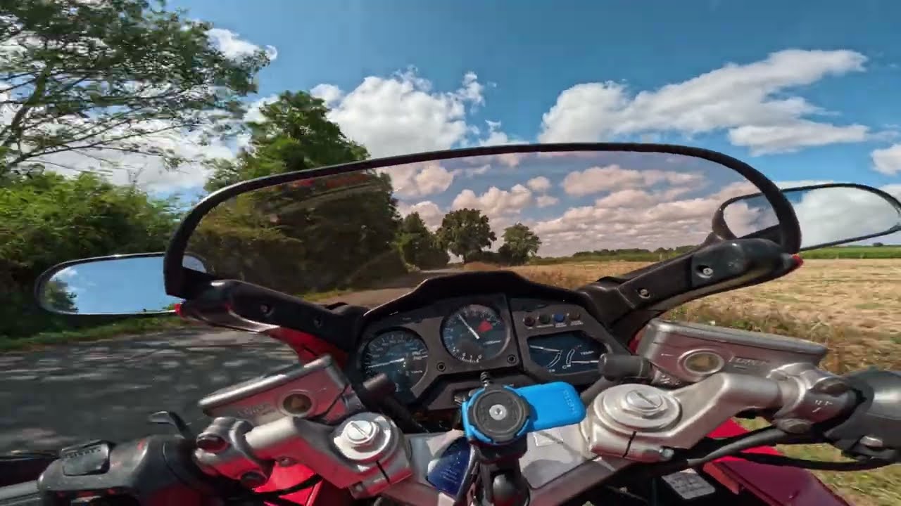 VFR 750 RC 36 || RAW Sound