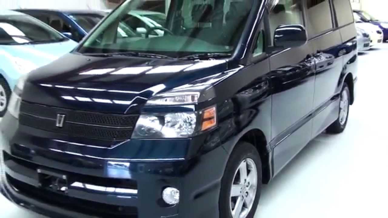 Toyota Voxy Z 2004 8 Seater 2 0L