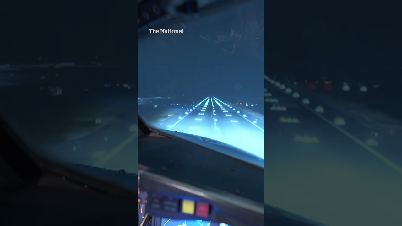 What it's like landing LaGuardia at night