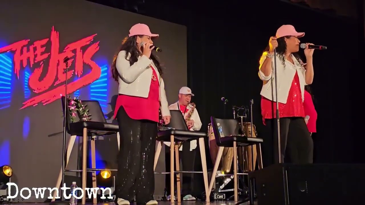 Moana singing 