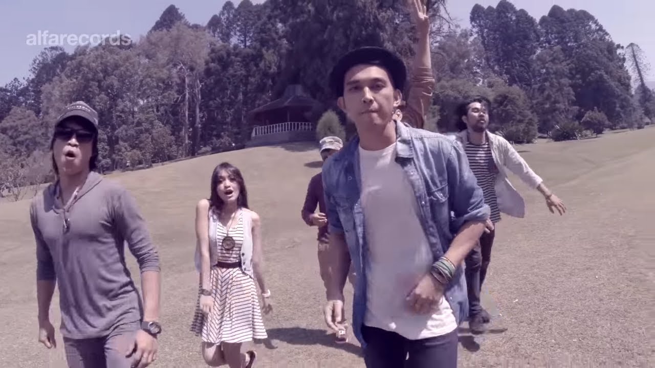 Lyla - Jangan Bimbang Walau Galau / Official Music Video