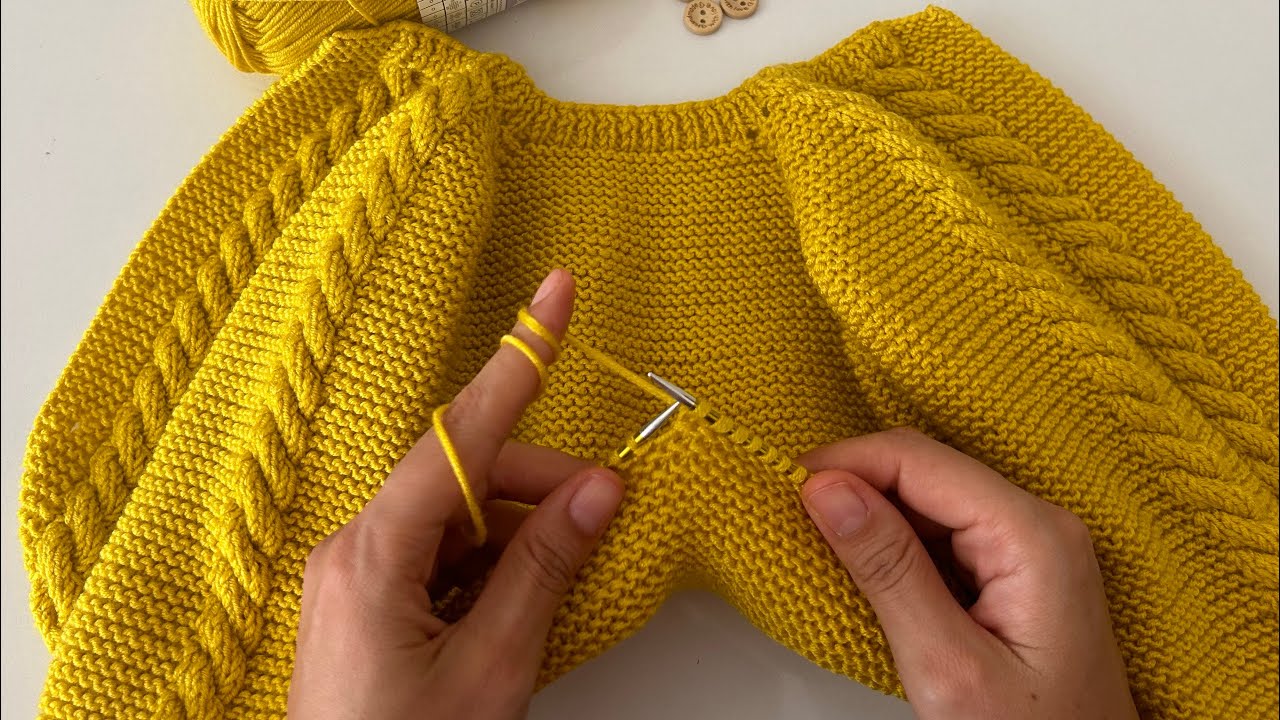 BURGULU BENEK HIRKASI ANLATIMI🌼YAKADAN BAŞLAMA BURGULU HIRKA YAPIMI🌼#babyknitting #bebekorguleri