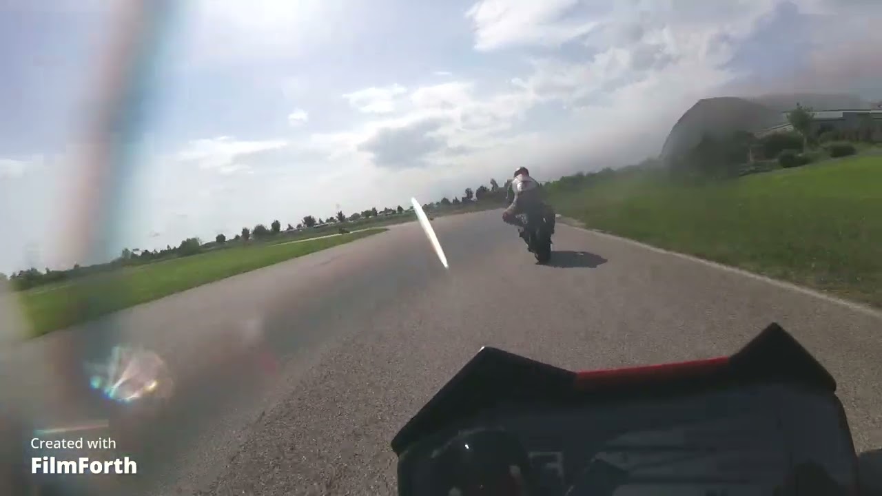 Duke 890R vs Duke 990 in Chambley