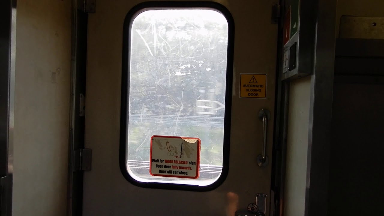 Queensland Rail InterCity Express (ICE 154): Glasshouse Mountains to Caboolture (Roma Street train)