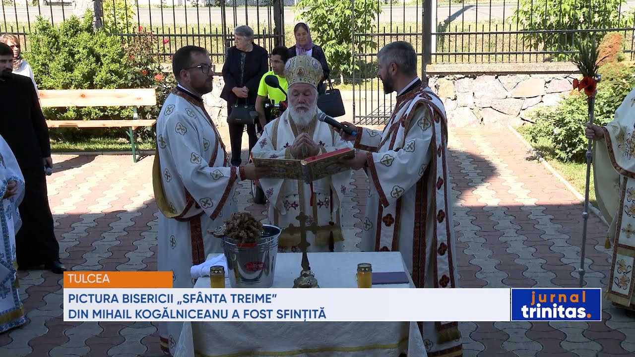 Pictura Bisericii „Sfânta Treime” din Mihail Kogălniceanu a fost sfințită