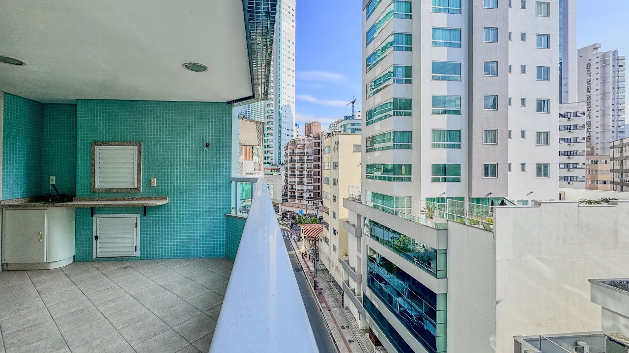 Apartamento em Balneário Camboriú, na quadra do mar, ao lado do Passeio San Miguel. Ap de praia.