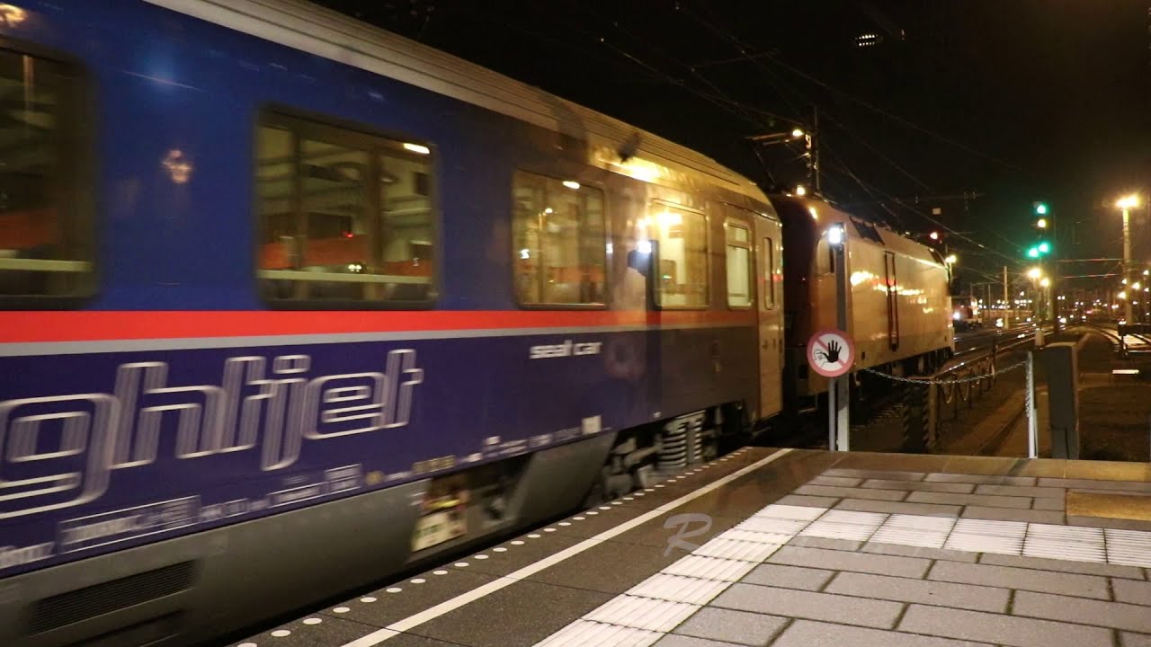 ÖBB Nightjet NJ467 departing Salzburg Hbf