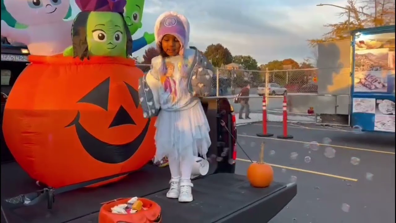 HALLOWEEN TRUNK OR TREAT 2022 | NEWYORK HALLOWEEN COSTUMES PART 1