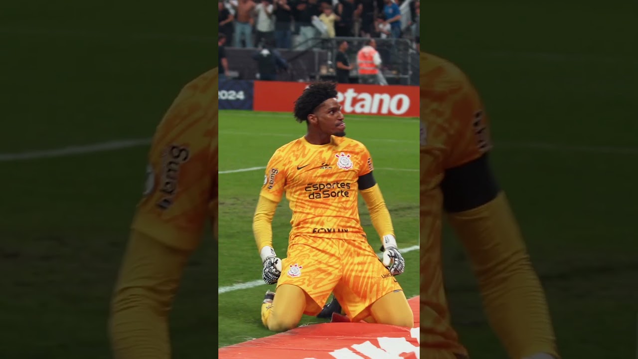 O Hugo Souza n&atilde;o marca gol, mas tamb&eacute;m desliza! 1️⃣🖤🤍😤😂#VaiCorinthians #shorts