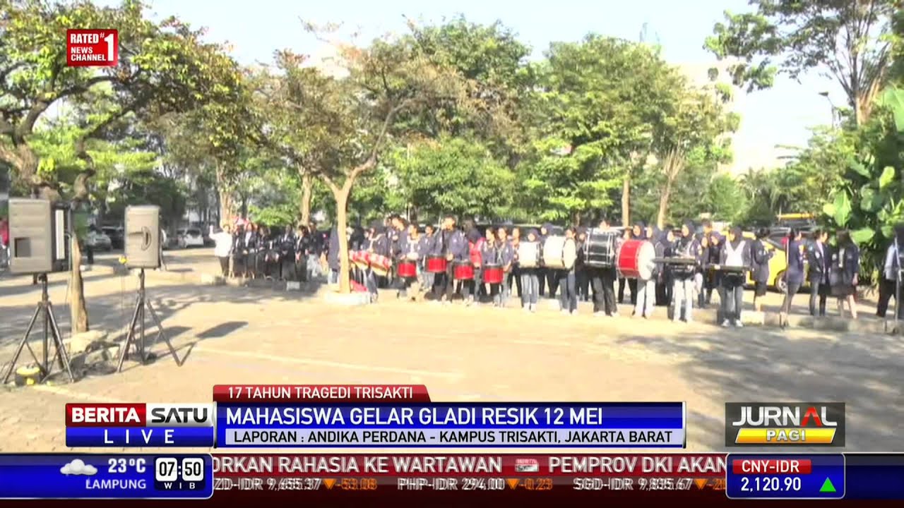 Mahasiswa Unjuk Rasa Peringati 17 Tahun Tragedi Trisakti