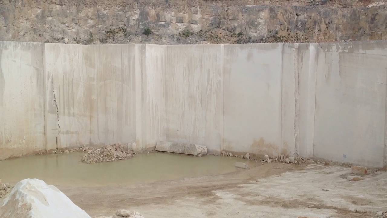 ANSTRUDE LIMESTONE QUARRY, BLEU DE LIGNIERES, ANTRUDE, FRANCE, CHRIS WINNEGAR (FRENCH LIMESTONE)