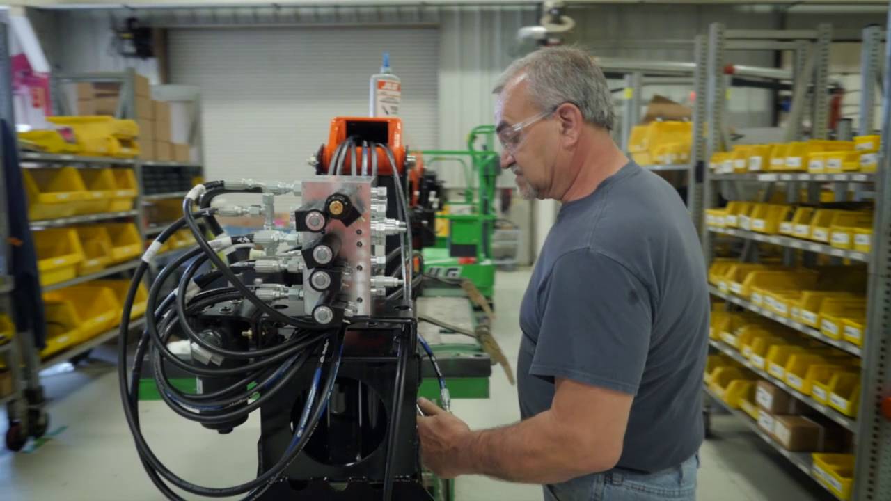 Behind the Scenes: Assembling Reconditioned JLG Equipment