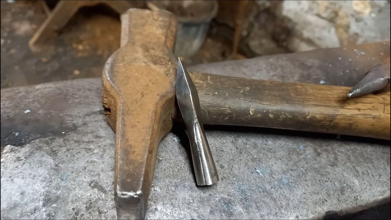 Shrewsbury Castle Crossbow Bolt - How To Forge Medieval Bodkins and Arrow Heads