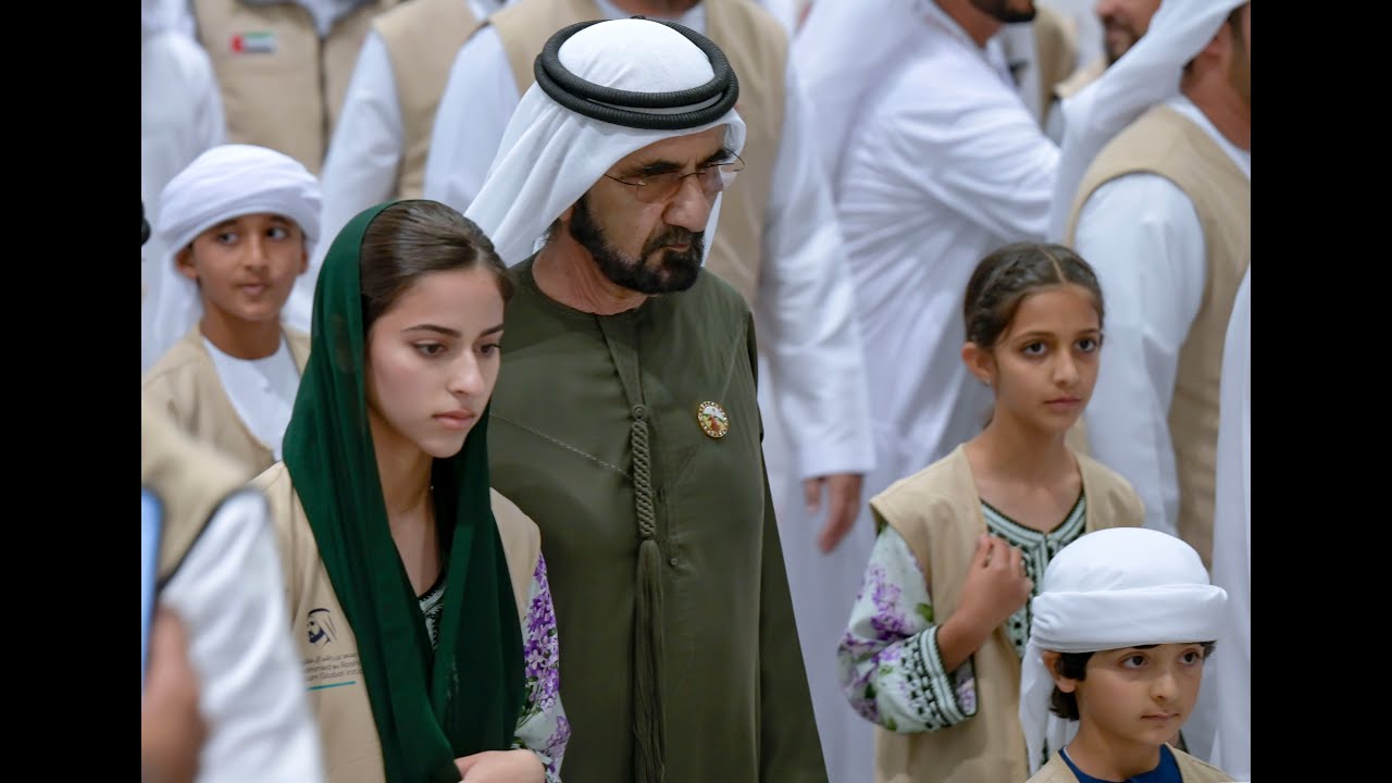 محمد بن راشد يزور مركز حملة 