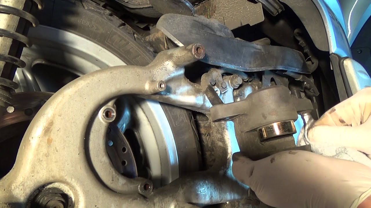 Honda SH300i Brake pad change