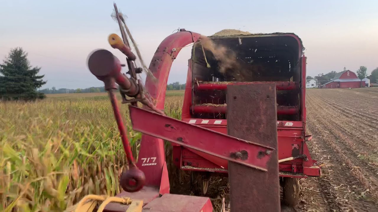 John Deere 4020 tractor chopping corn silage 2019