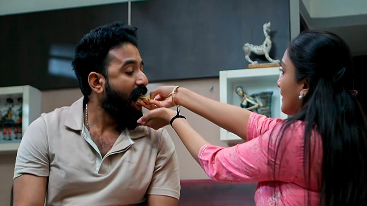 Pavithram today's episode പ്രതിസന്ധികൾക്കിടയിലും പ്രണയം കൈവിടാതെ വിക്രമും വേദയും 