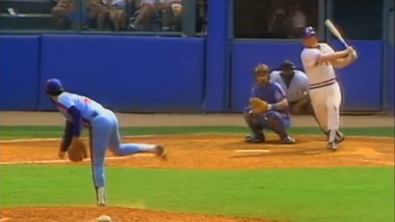 Bob Horner hits 4 HR’s against the Expos