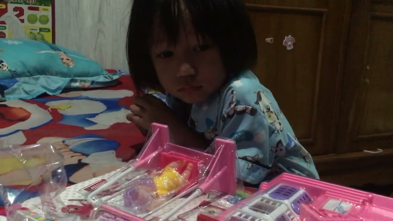 Kaka Ayu Unboxing Miniatur Permainan Anak Taman Kanak-Kanak #unboxing