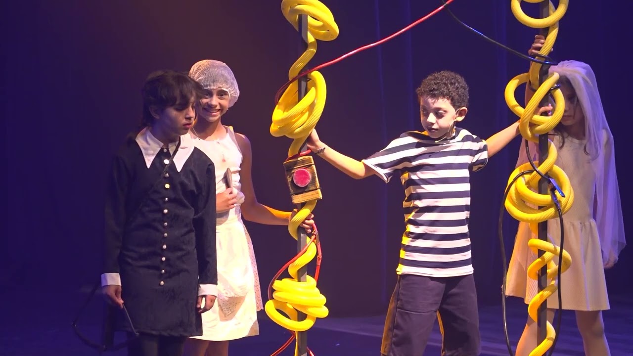 Família Addams, Teen Broadway