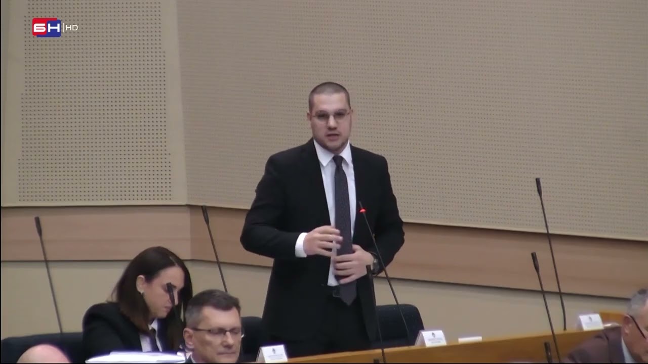Vučinić: SNSD je zautavio odlazak kadra iz fočanske bolnice tako što je zatvorio sve izlazne puteve