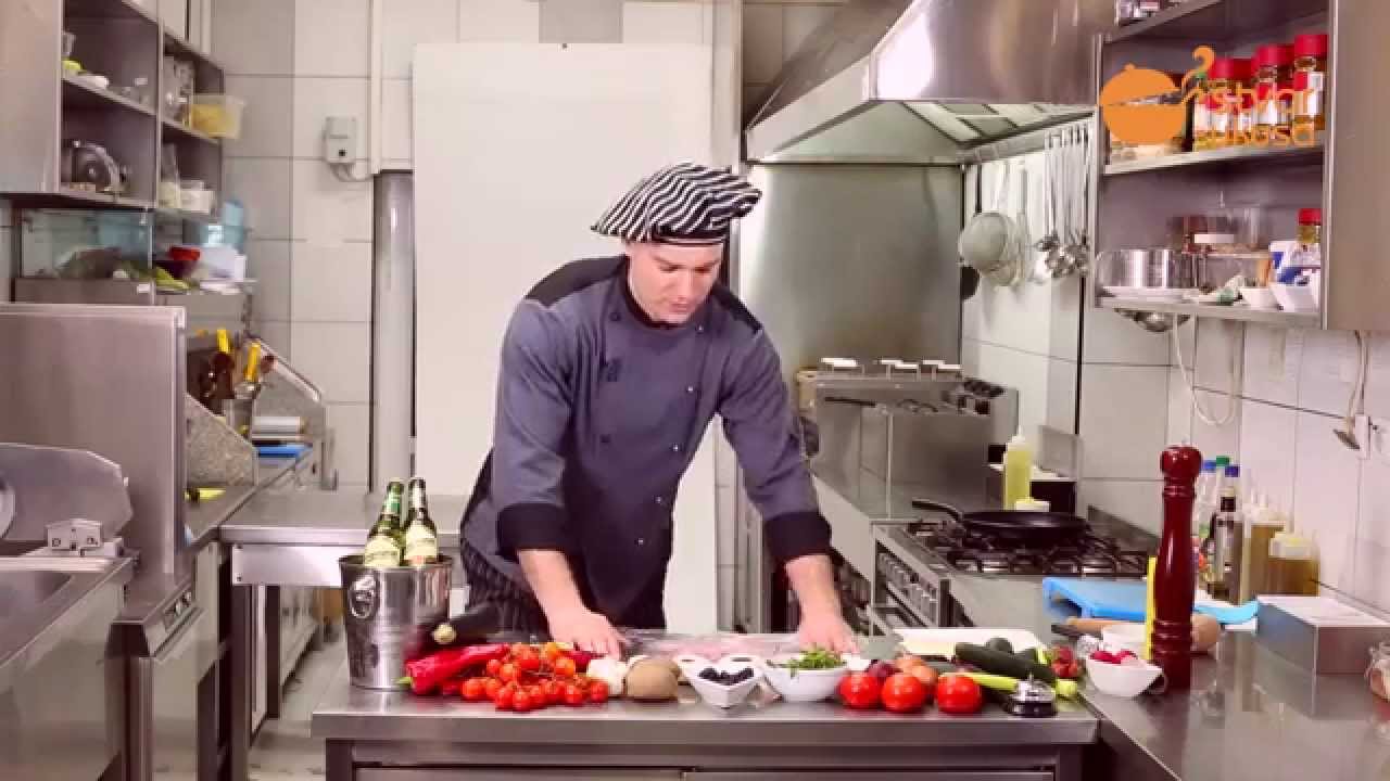 STAROPRAMEN RECEPTI: Ćureća rolada sa rukolom, suvim šljivama i šampinjonima - recept br. 8