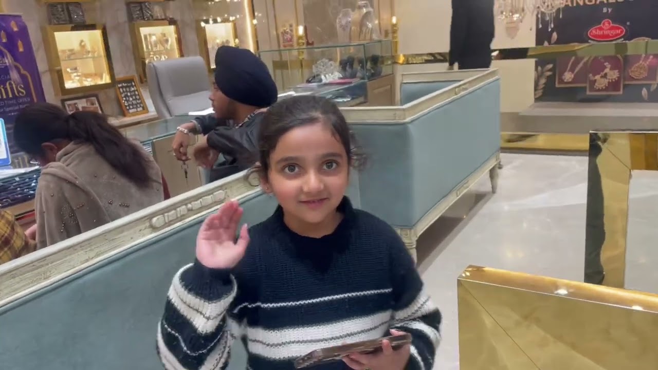 Buying jwellery in gurdaspur