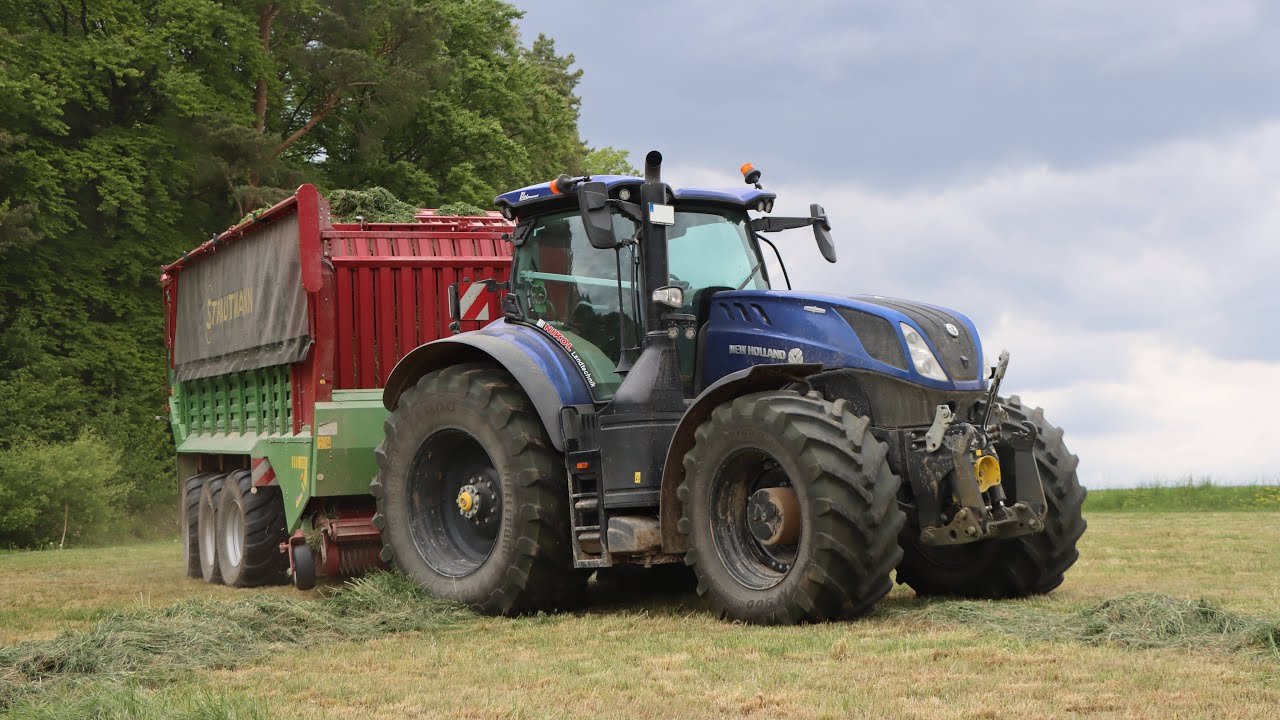 1. Schnitt 2025 NEW HOLLAND/Strautmann Magnon CFS 10-470