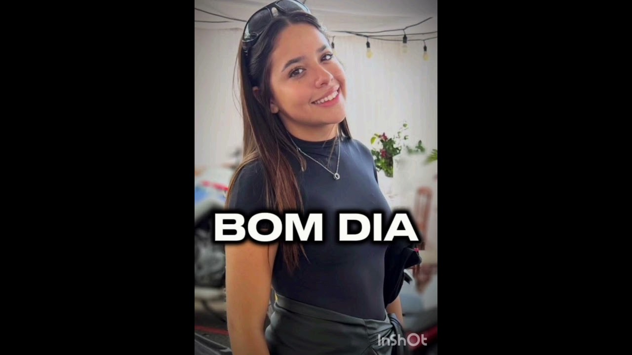 Rayne Almeida princesinha louva nessa manhã especial de domingo em família. 