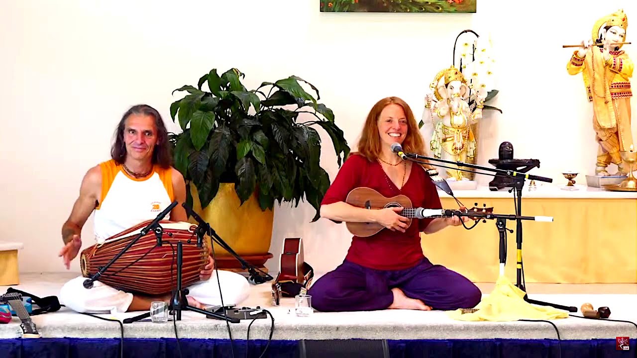 Mantrakonzert Weltyogatag mit Shankari Susanne Hill - Yoga Vidya Live Konzert Mantra singen 21.06.20
