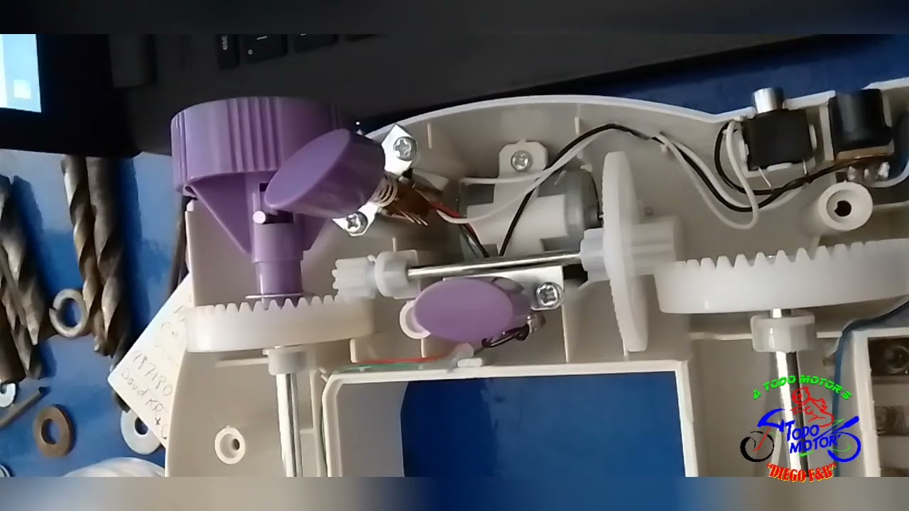 Reparación de mini máquina de coser
