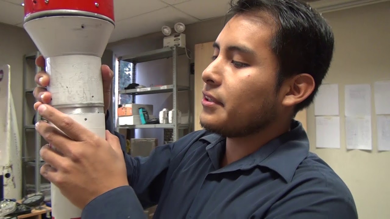 Universidad Nacional de Ingeniería. Tecnología de cohetes en Smart Machines del CTIC-UNI
