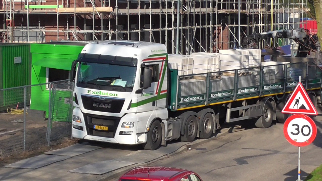 Oostflank Wijchen deel 90 / bouwactiviteiten en transporten