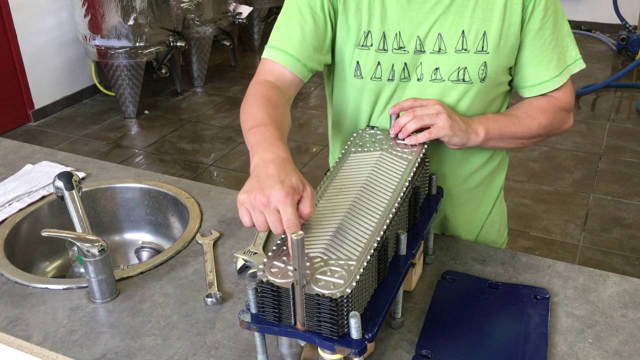 Montage et démontage d'un refroidisseur à plaques