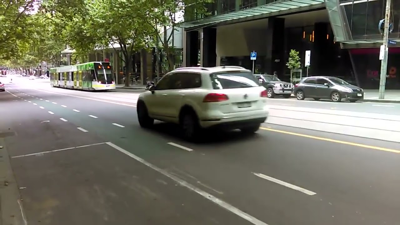 C2 and Es onTrams Bourke St