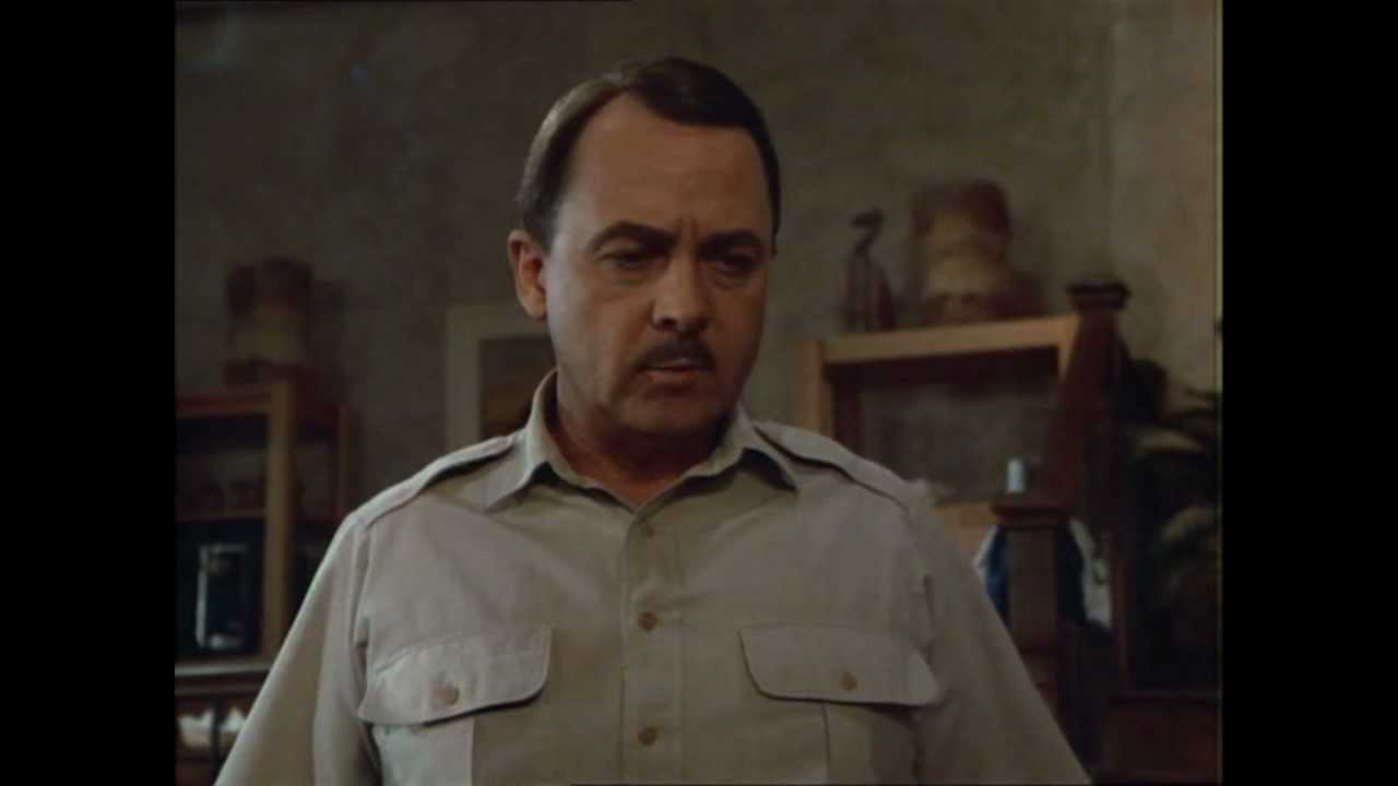 MAGNUM P.I. ~ TOM SELLECK ~ FOOTBALL ~ GERMAN
