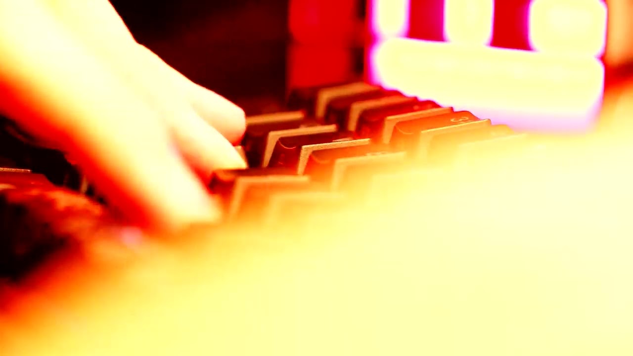 This Keyboard Sounds Suspiciously Good Under High Contrast Lights Smooth Fingering Showcase ASMR Tro