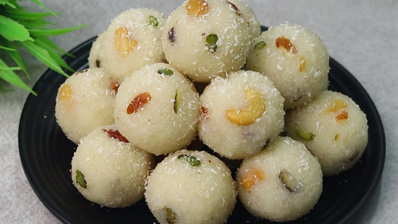 केवल 2 चम्मच घी में बनाए मक्खन जैसे नरम और रसीले नारियल के लड्डू । Coconut Laddu | Nariyal Ke Laddu 