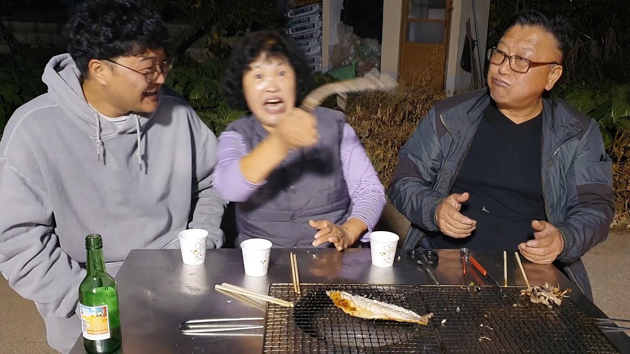 [ENG] 시골식 돼지뽈살구이&고등어구이에 소주 같이 먹어요! Grilled pork cheeks, Grilled mackerel and Soju Eating
