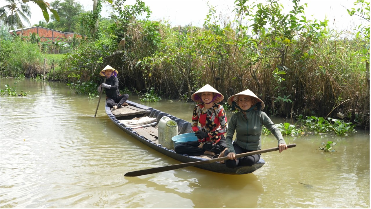 1847 / Thăm dớn trong kênh nhỏ dính tép thấy ham