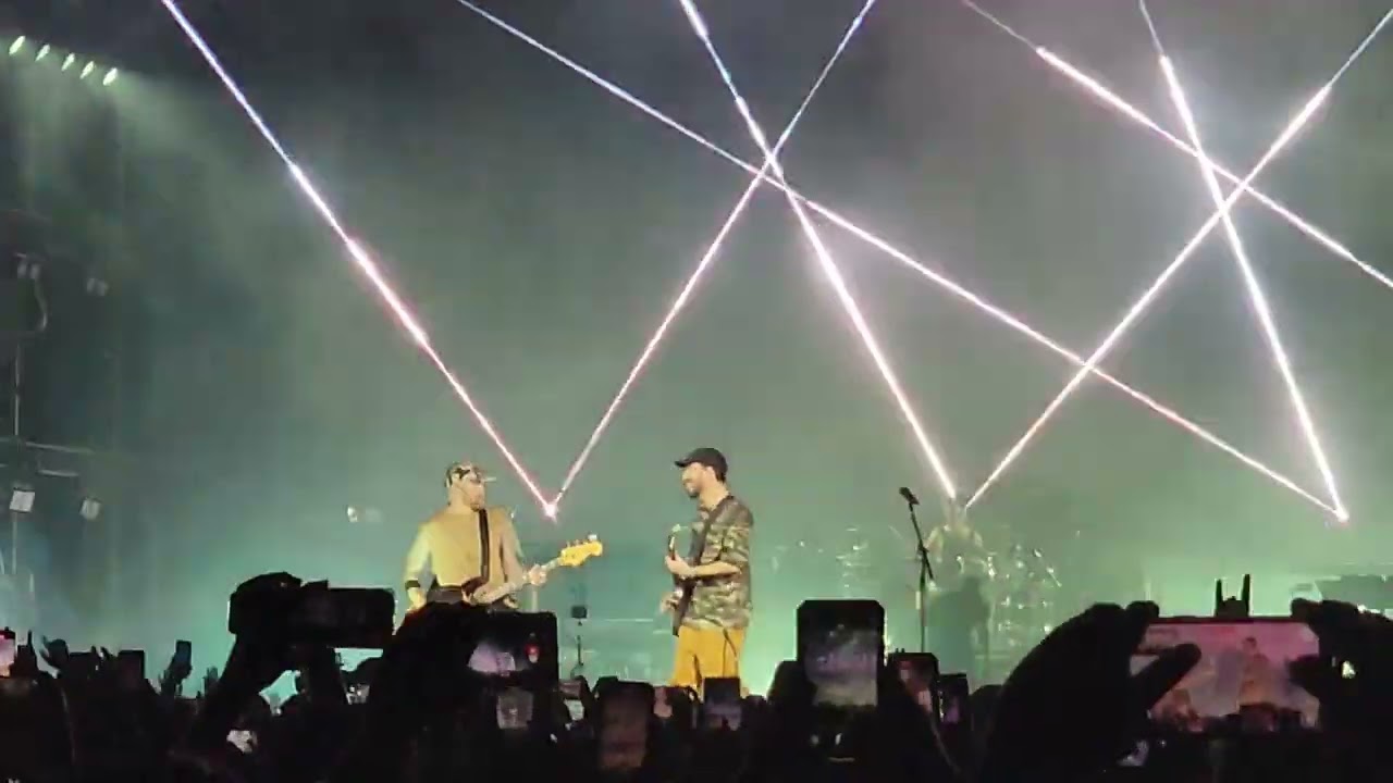 Bleed it out (Live in Monterrey, N.L) - Linkin Park