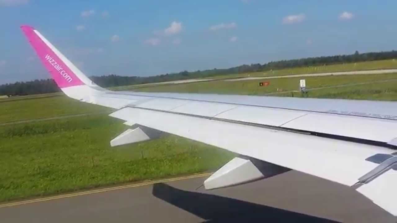 Airbus A320 take-off Wizz Air Eindhoven (EIN) Airport