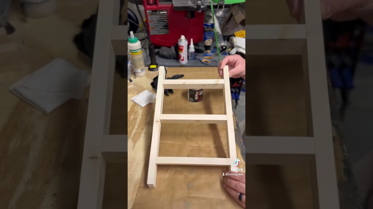 DIY hand Towel holder. Great beginner woodworking projects (quick version)