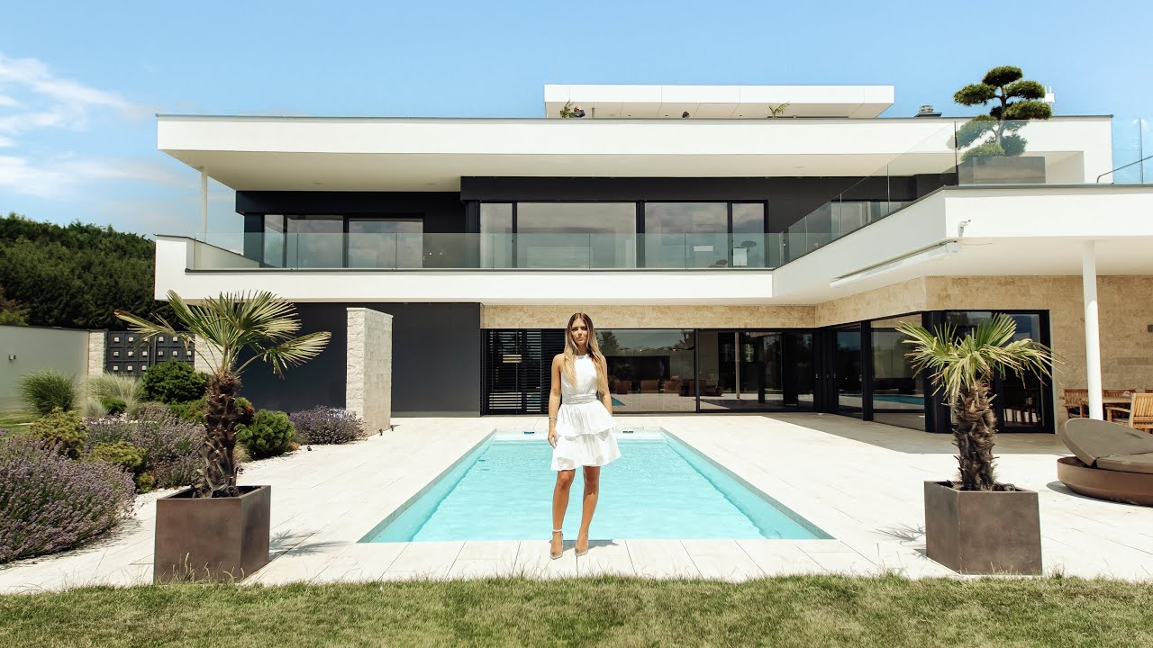 Luxusvilla mit ikonischem Outdoor-Design, Wellness, Penthouse-Lounge & Designgarten in Toplage Steyr