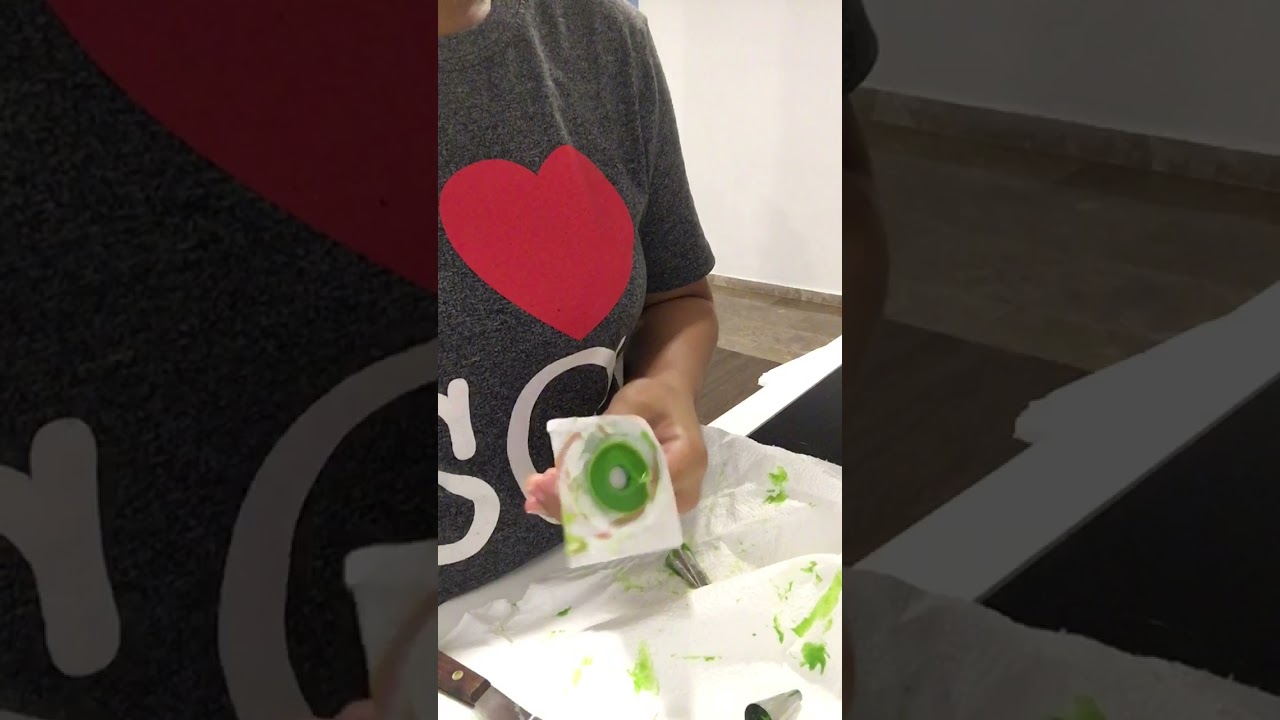 How to pipe succulent using chantyflex cream (basic piping tutorial)