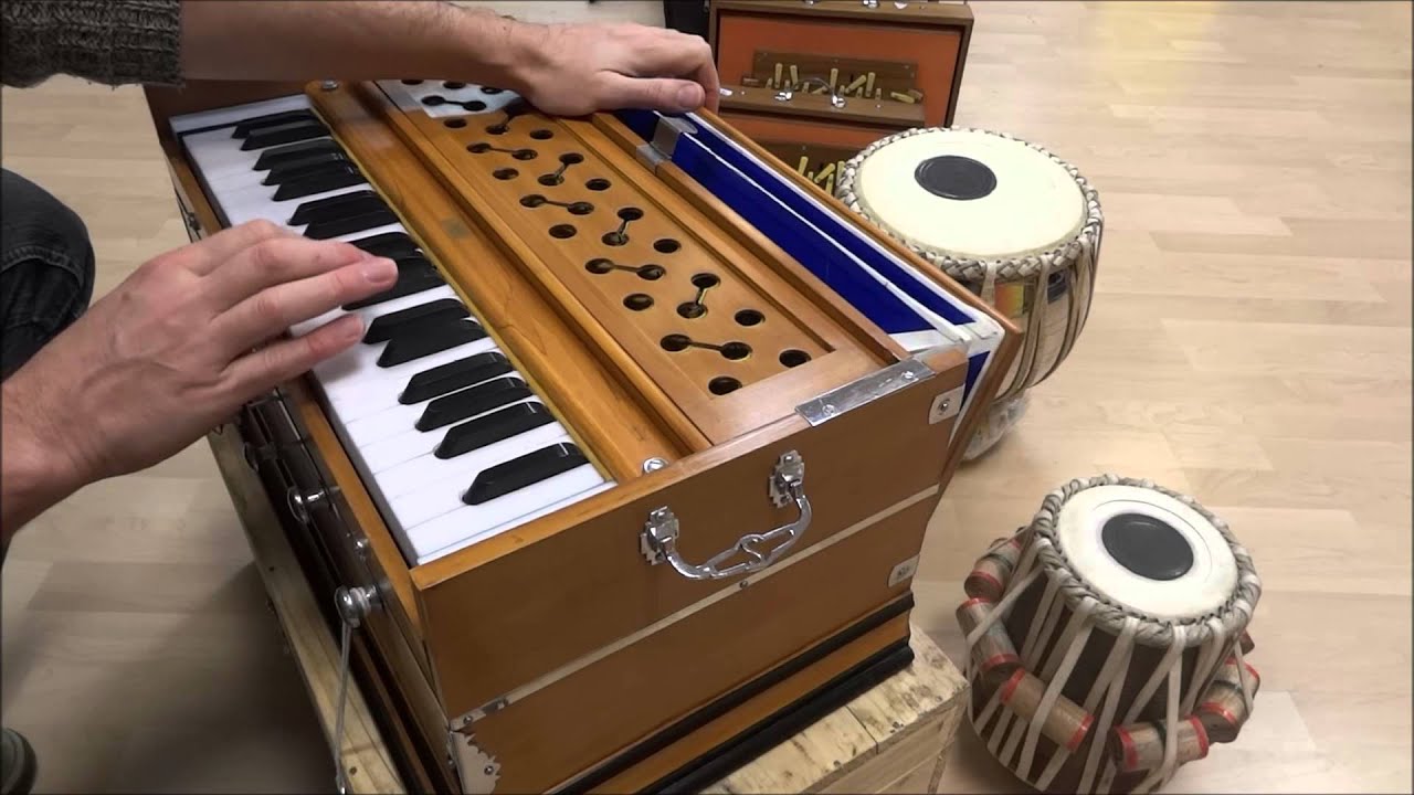 gutes indisches Harmonium in Bochum testen Bildungsurlaube Achtsamkeit Klang Stimme Deutschlandweit