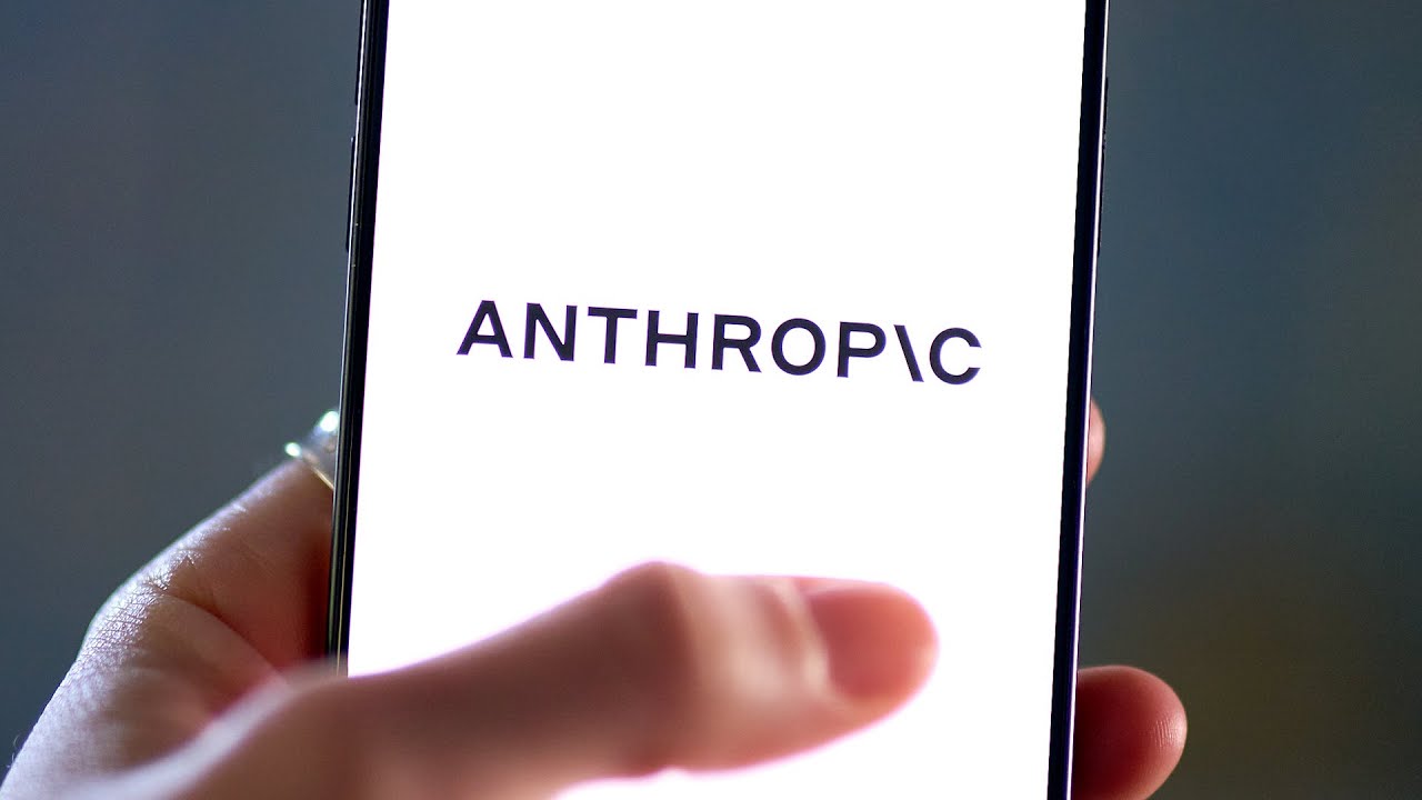 US Bars Anthropic From Agencies in Escalation of AI Feud
