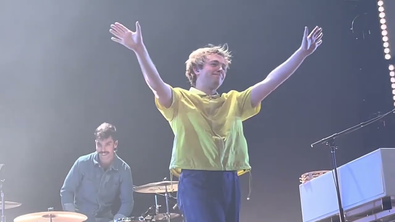 Dayglow Close To You LIVE