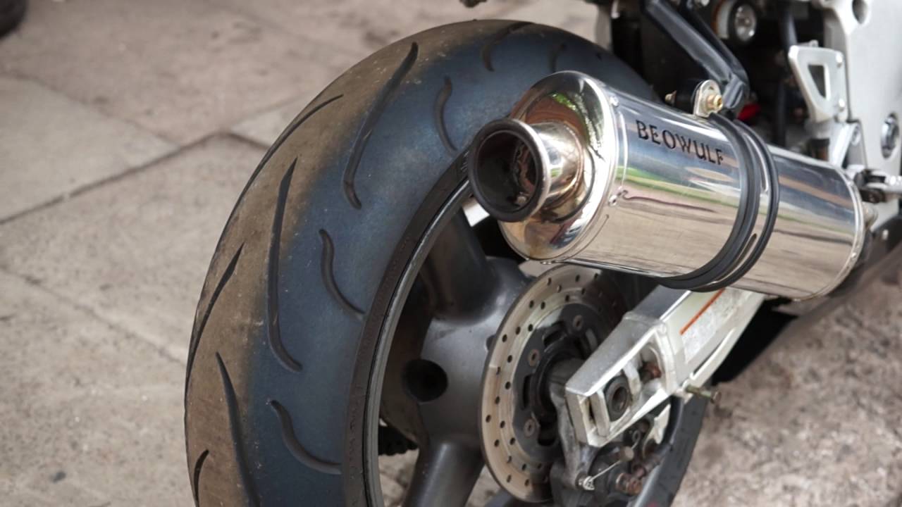 Suzuki gsxr 600 srad track bike
