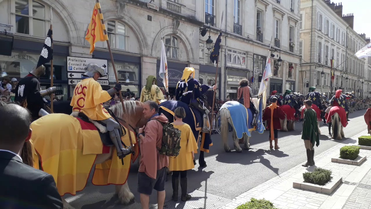 Orléans fêtes de Jeanne d'Arc 2018. Jeanne, les pages et les cavaliers